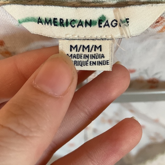 American Eagle Ditsy Floral Eyelet Balloon Sleeve Faux Wrap V-neck Crop Top - Picture 4 of 9